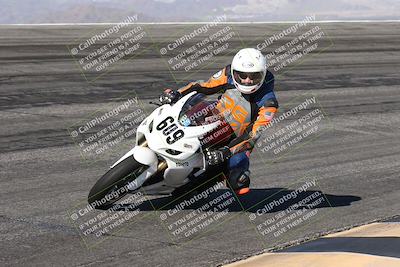 media/Jan-16-2026-CVMA Friday Practice (Fri) [[6f2bf47531]]/5-Racer 4-Trackday1/Session 2 (Bowl)/